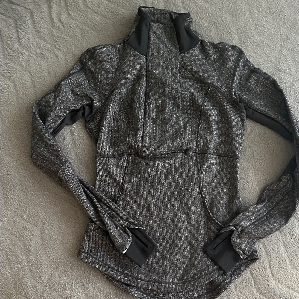EUC Women’s Lululemon Charcoal Gray High-Neck Athletic Pullover Size 4